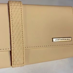 Limited Edition KLM Jantaminiau Clutch